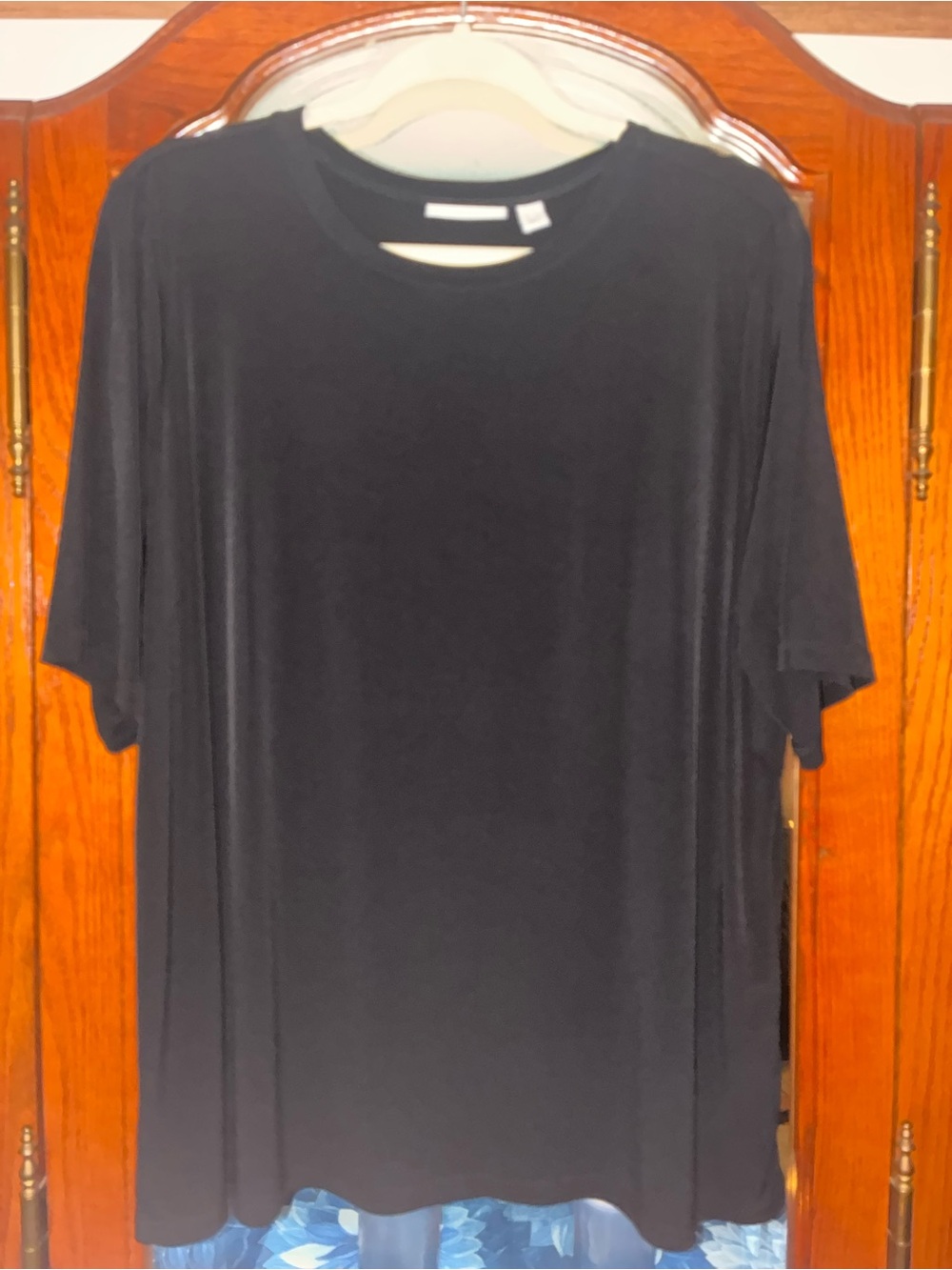 Susan Graver Black Short Sleeve Crew Neck Tee